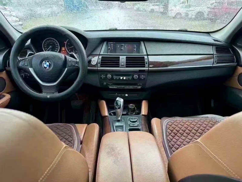 广州12年宝马X67