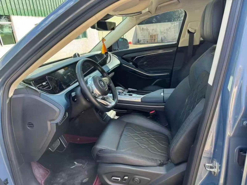 广州22年岚图汽车FREE4