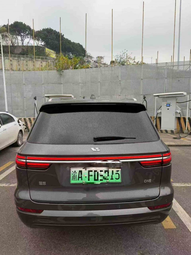 重庆21年理想理想ONE8