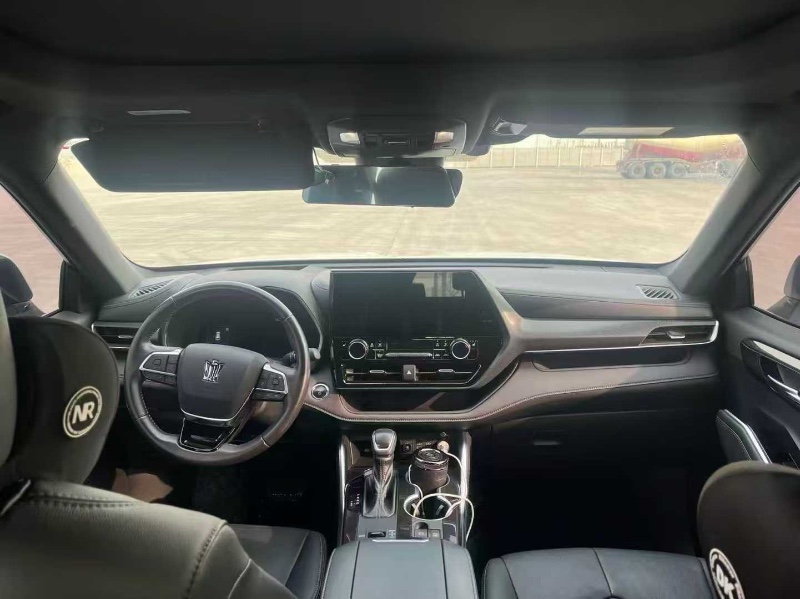 天津24年丰田皇冠5