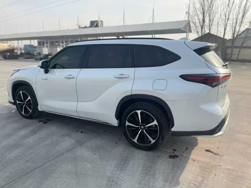 天津24年丰田皇冠9