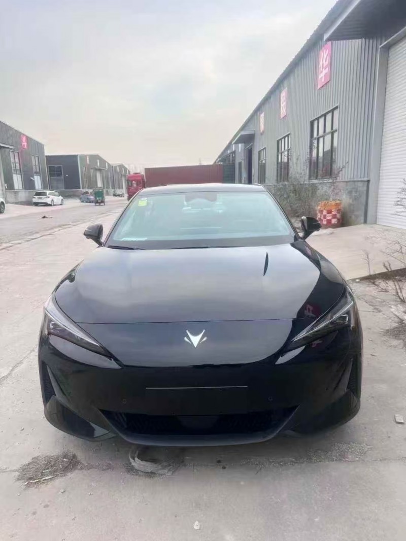 菏泽25年极狐汽车阿尔法1