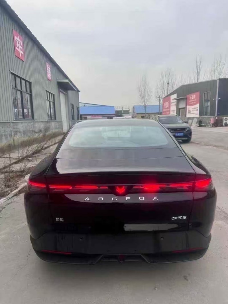 菏泽25年极狐汽车阿尔法9