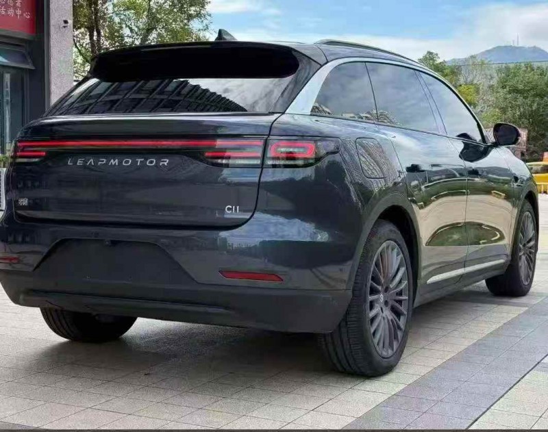 淮安24年零跑汽车C117