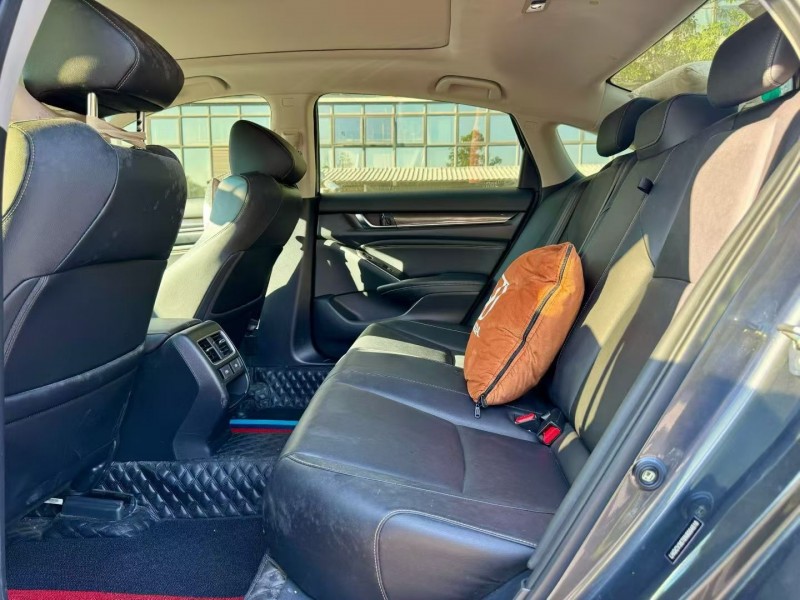 东莞21年本田雅阁4