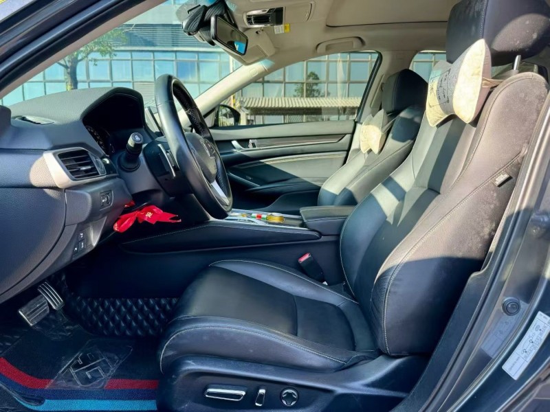 东莞21年本田雅阁6