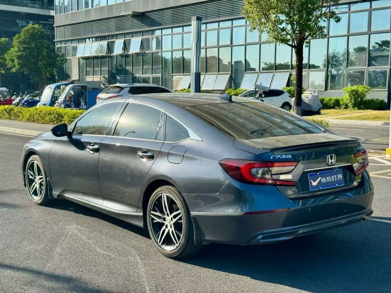 东莞21年本田雅阁7