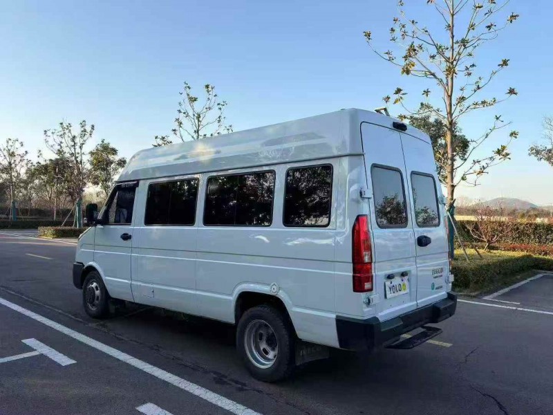 淮安23年依维柯得意8