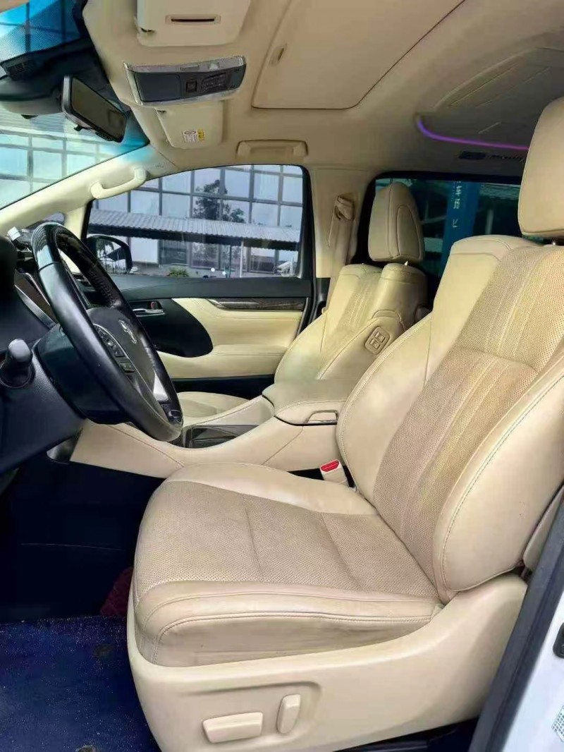 东莞19年丰田威尔法4