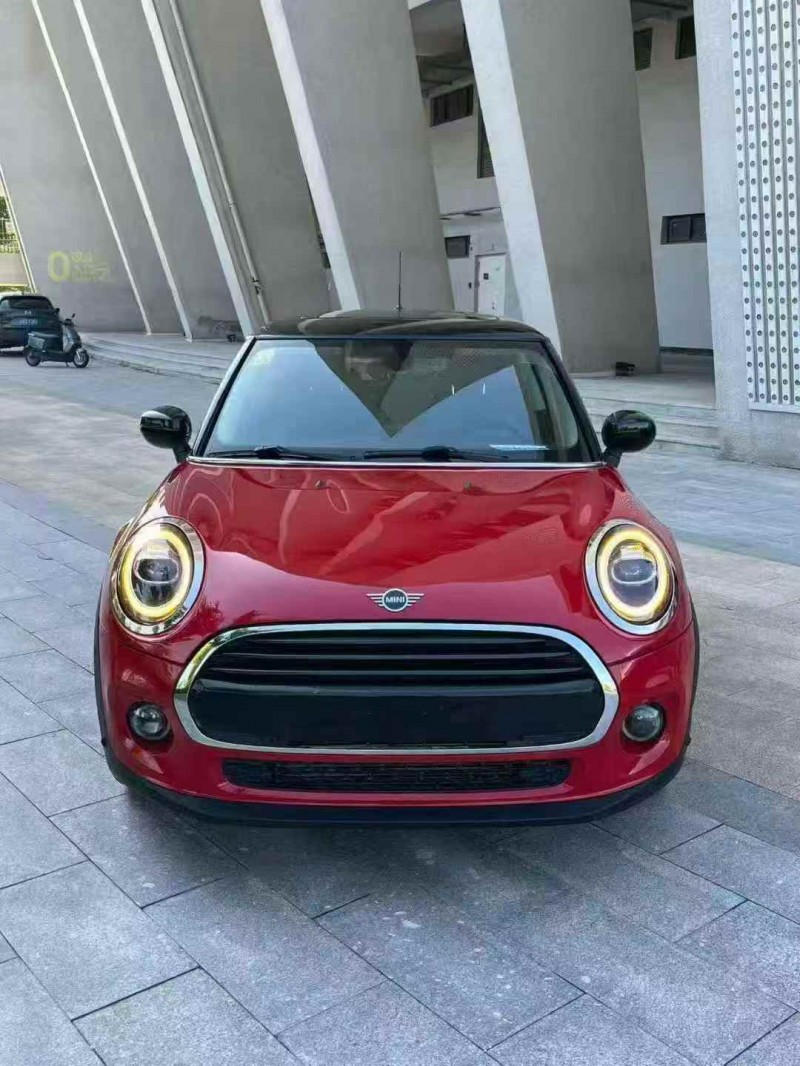 济宁21年宝马迷你1