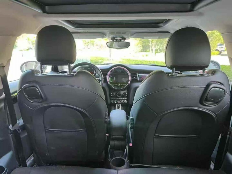 济宁21年宝马迷你5