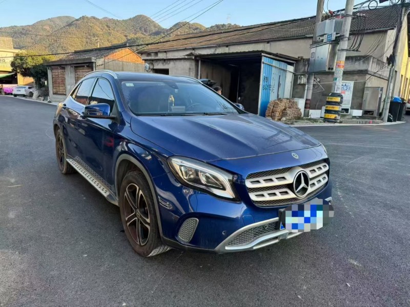 南昌19年奔驰GLA3
