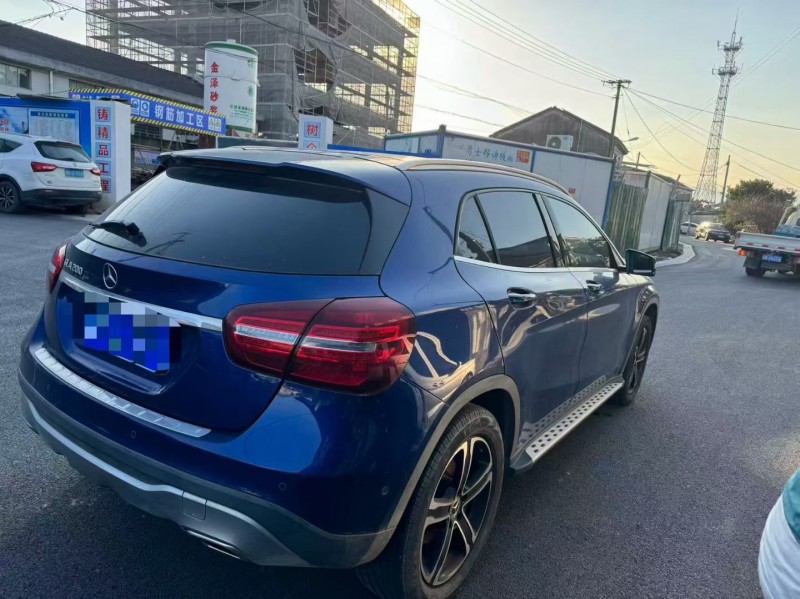 南昌19年奔驰GLA7