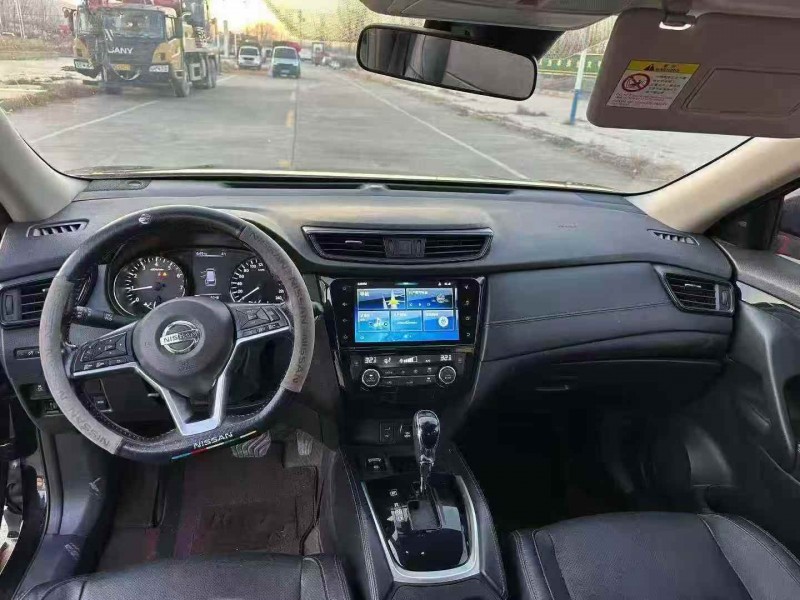 枣庄21年日产奇骏4