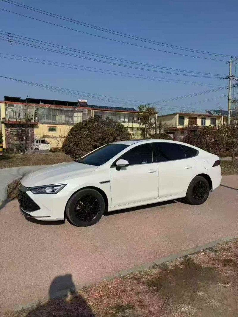 济宁22年比亚迪秦3