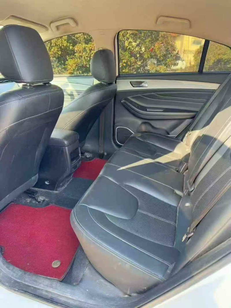 济宁20年奇瑞艾瑞泽5