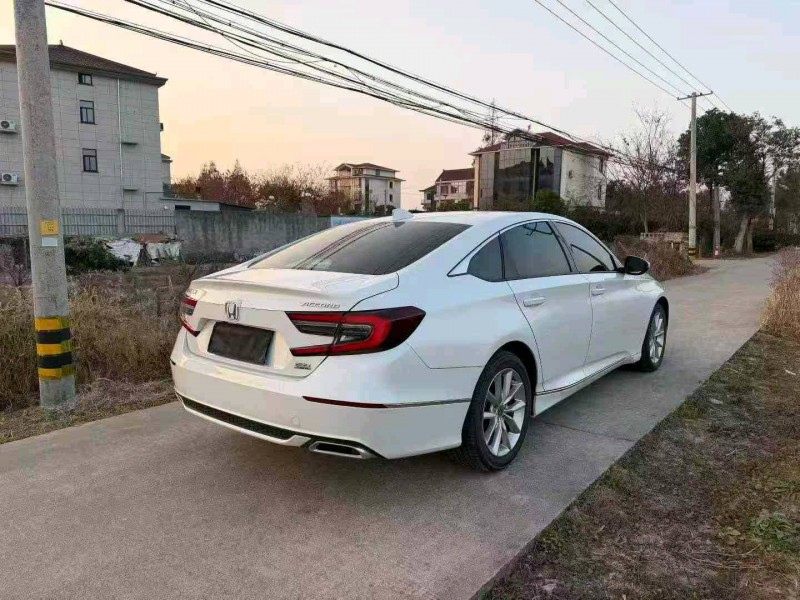 台州22年本田雅阁4