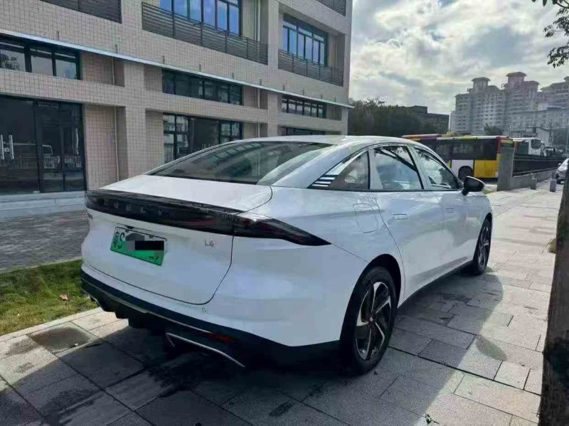 湛江25年吉利银河7