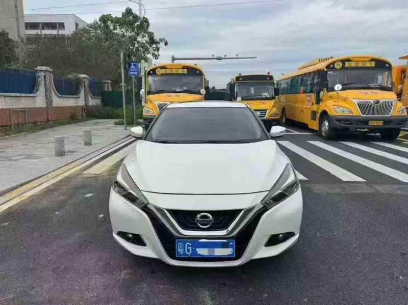 湛江19年日产蓝鸟1