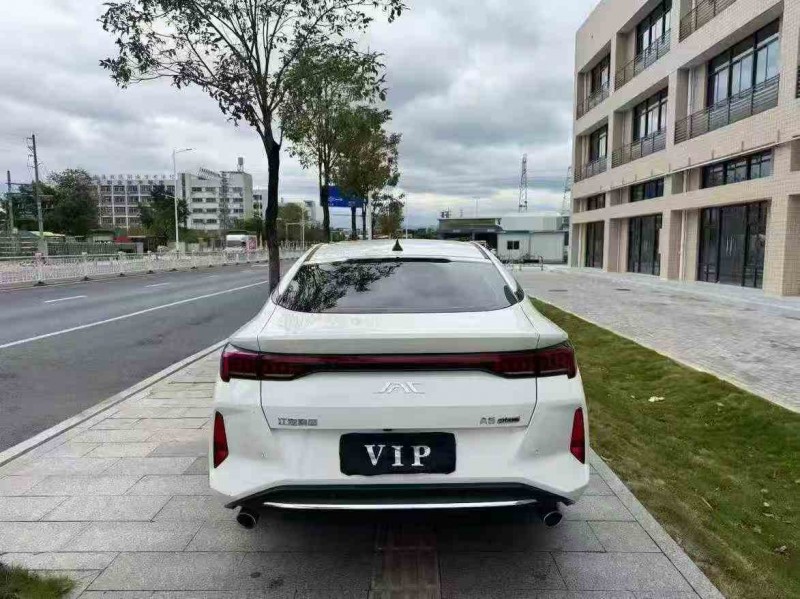 江门23年江淮思皓9