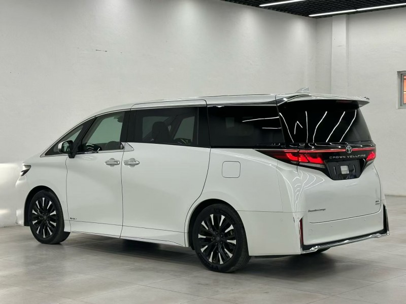 唐山23年丰田威尔法7