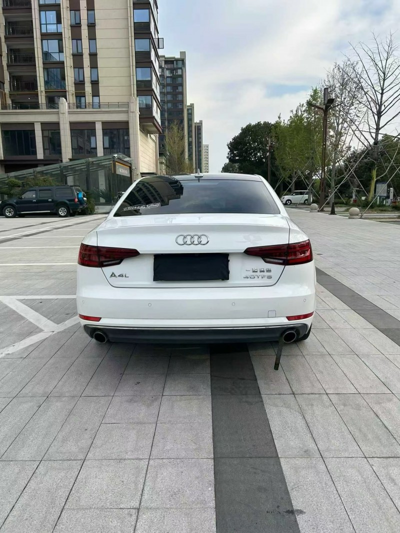 南阳18年奥迪A4L8