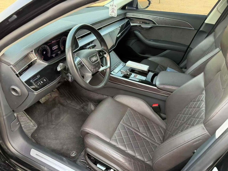 济宁21年奥迪A8L4