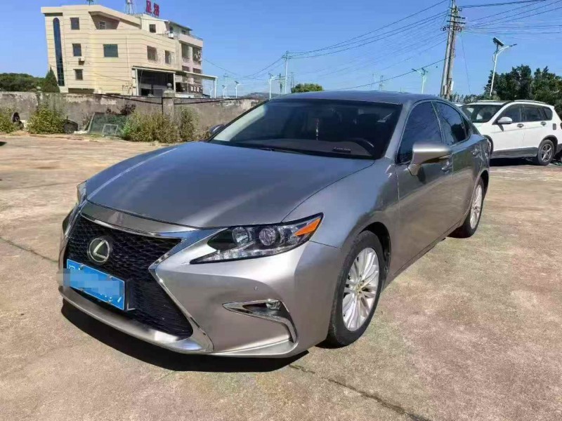 南平17年雷克萨斯ES1
