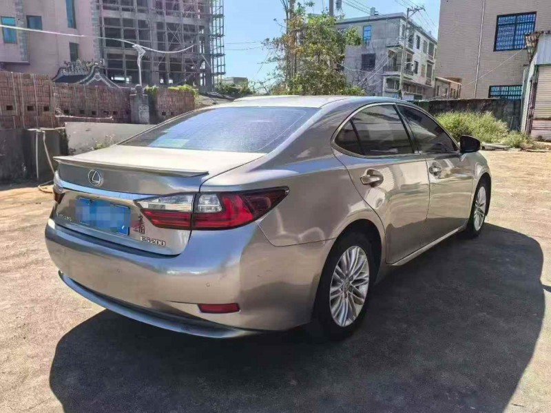 南平17年雷克萨斯ES5