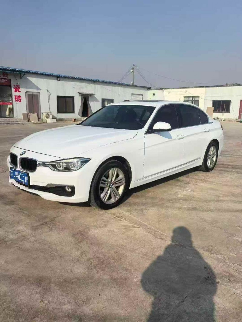 济宁17年宝马3系2
