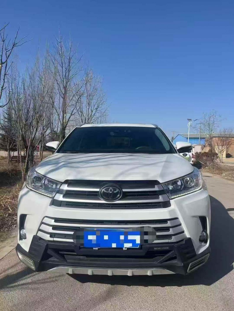 白银22年丰田汉兰达1