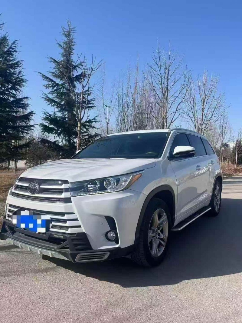 白银22年丰田汉兰达2