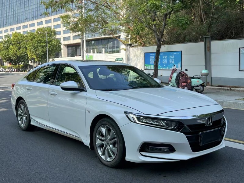 深圳20年本田雅阁2