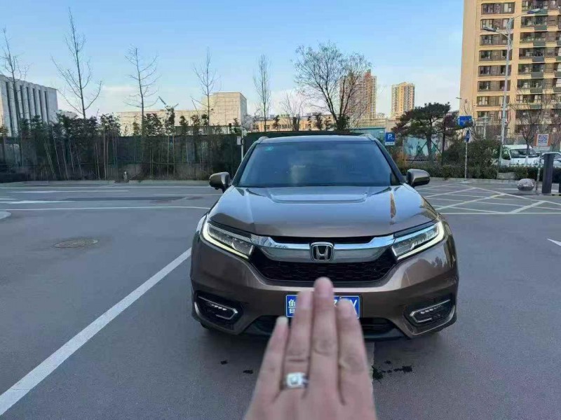 济宁17年本田冠道1