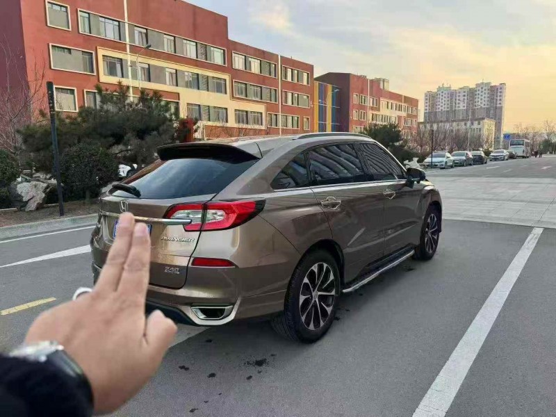 济宁17年本田冠道7