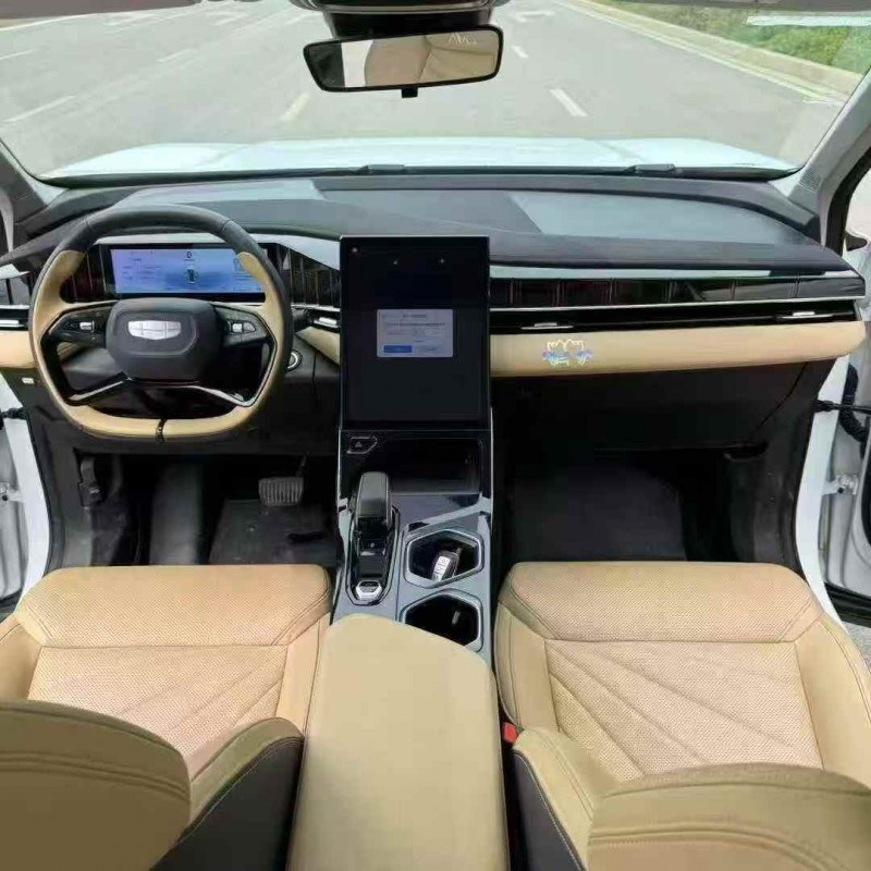 枣庄23年吉利博越5