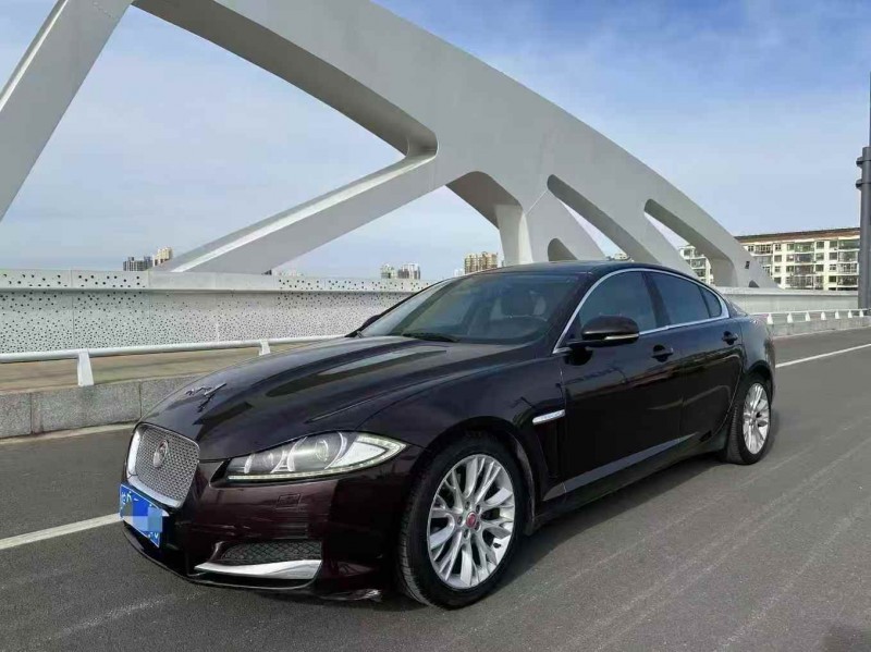 阳泉15年捷豹XF3