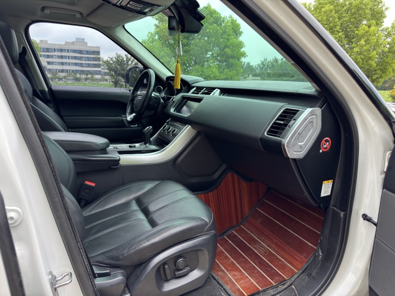 盐城16年路虎揽胜运动9