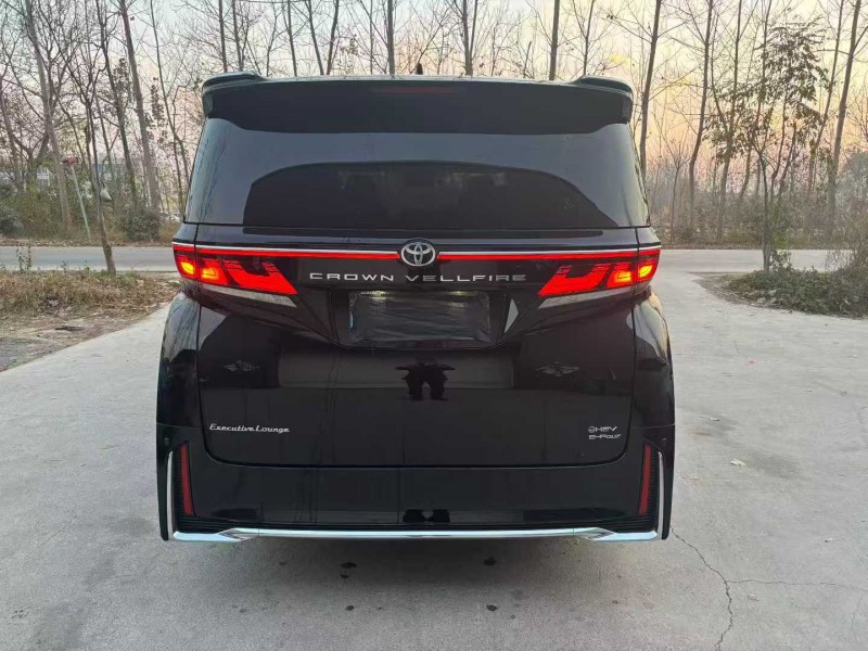 徐州24年丰田威尔法9