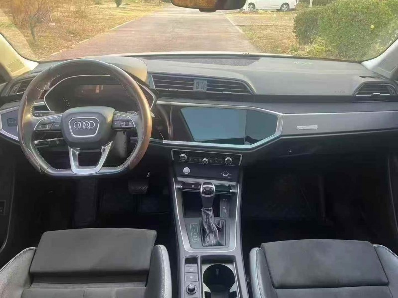 济宁20年奥迪Q36