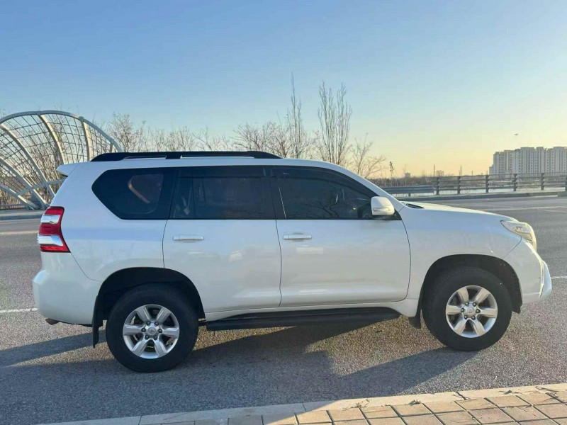 秦皇岛16年丰田普拉多8