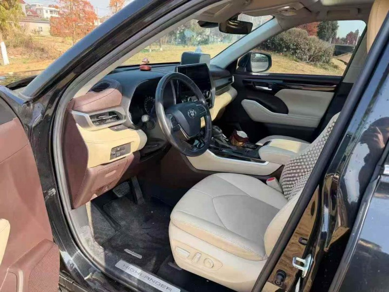 连云港23年丰田汉兰达5