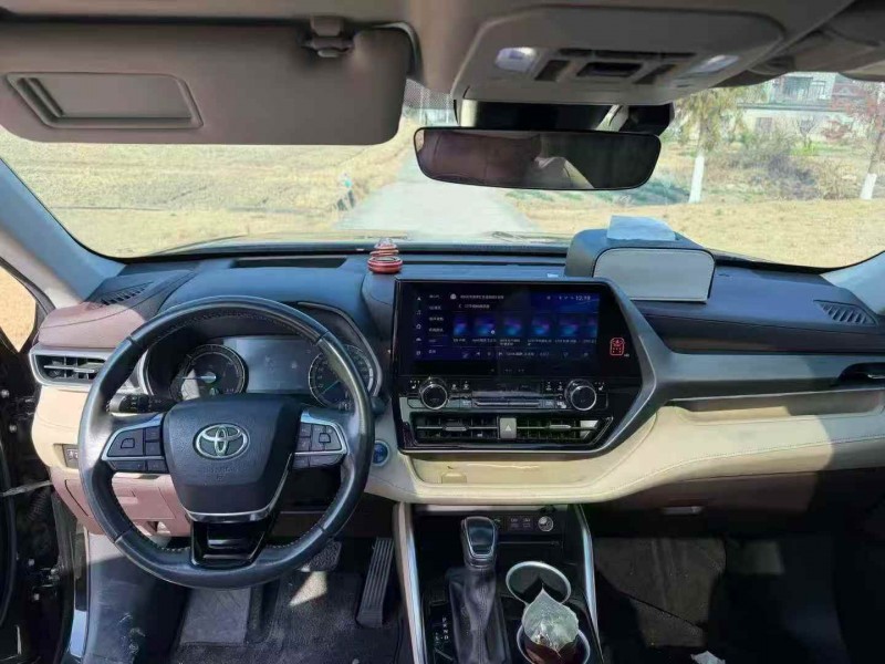 连云港23年丰田汉兰达6