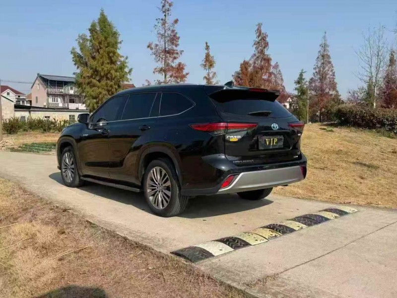 连云港23年丰田汉兰达7