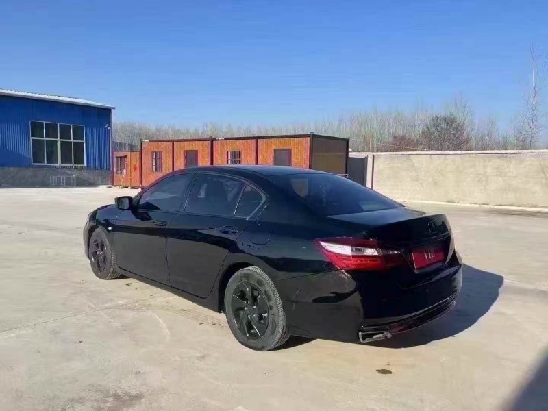 青岛19年本田雅阁8