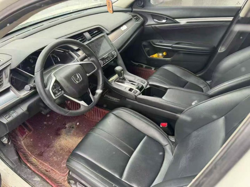 济宁17年本田思域3