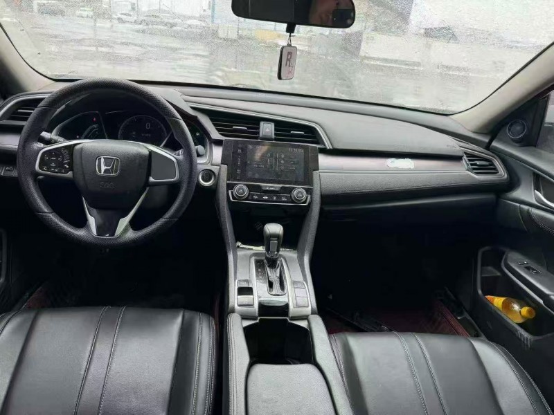 济宁17年本田思域4