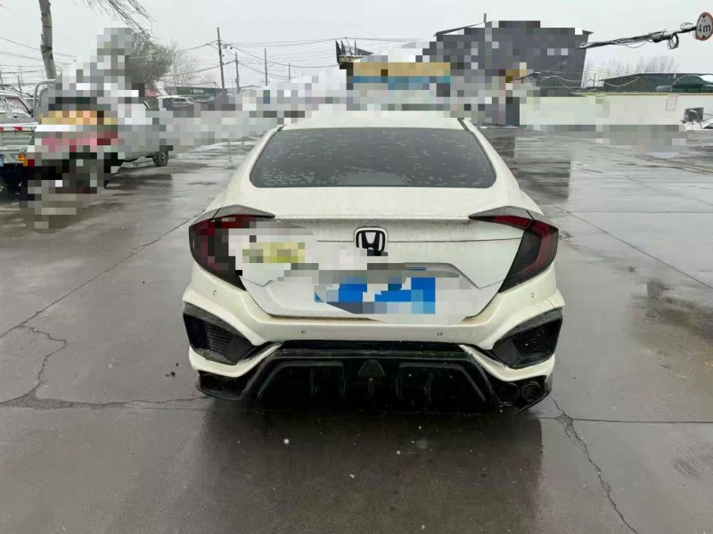 济宁17年本田思域5