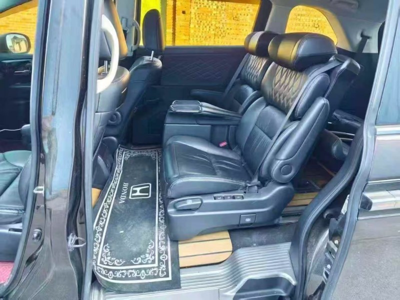 青岛19年本田艾力绅4