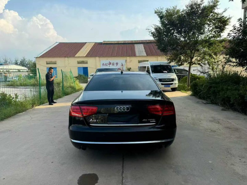 徐州13年奥迪A8L9